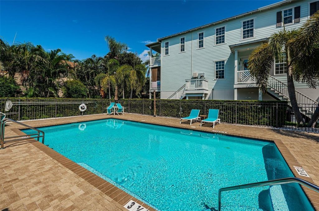 Image 44 of property listing at 7004 GREVILLA AVENUE S, South Pasadena, FL 33707