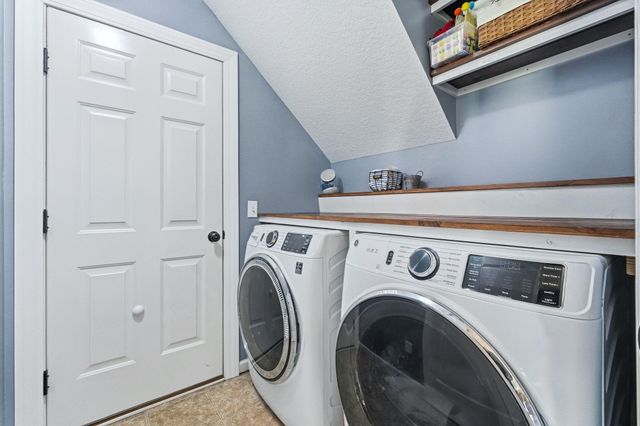 13810 Hamilton Meadows Lane, Fort Wayne, IN 46814