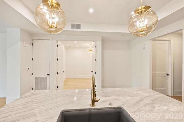409 Queens Road 101, Charlotte, NC 28207