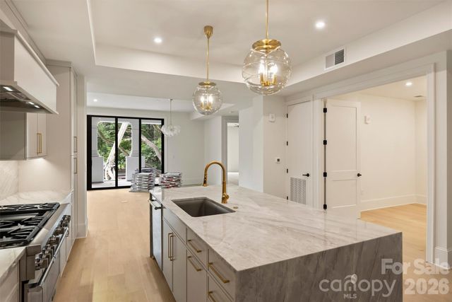 409 Queens Road 101, Charlotte, NC 28207
