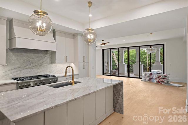 409 Queens Road 101, Charlotte, NC 28207