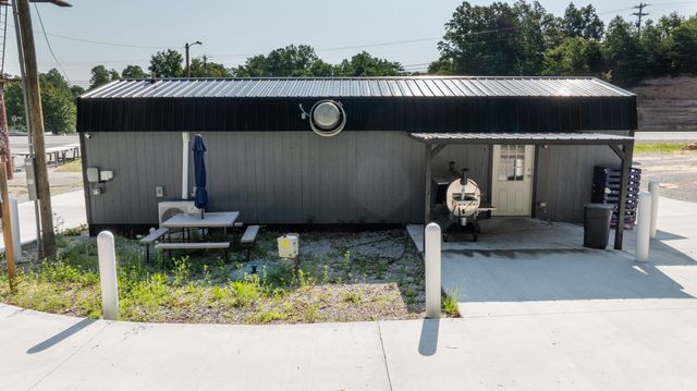 995 Hwy 27, Whitley City, KY 42653