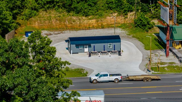 995 Hwy 27, Whitley City, KY 42653