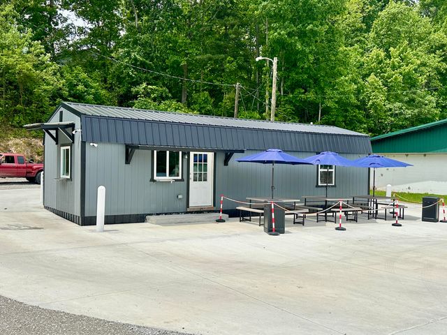 995 Hwy 27, Whitley City, KY 42653