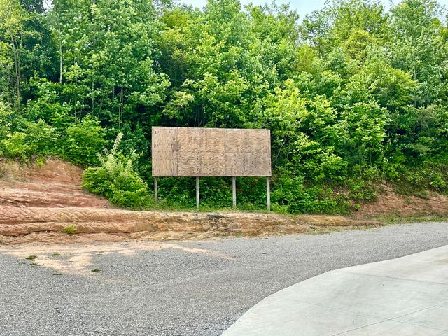 995 Hwy 27, Whitley City, KY 42653