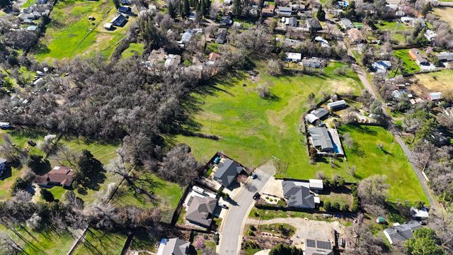 3232 Nicolet Lane, Redding, CA 96001