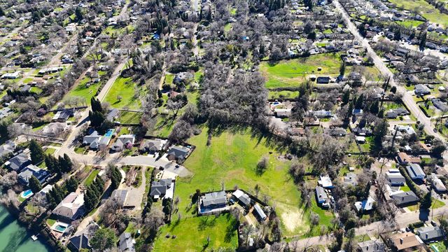 3232 Nicolet Lane, Redding, CA 96001