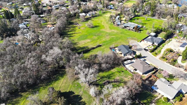 3232 Nicolet Lane, Redding, CA 96001