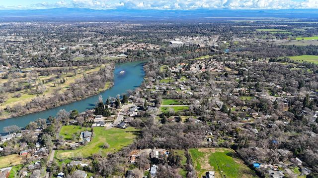 3232 Nicolet Lane, Redding, CA 96001