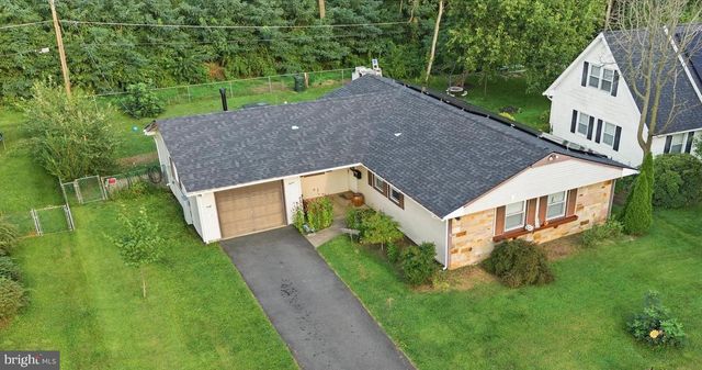 15 ECHO LN, Willingboro, NJ 08046