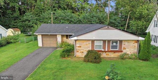 15 ECHO LN, Willingboro, NJ 08046