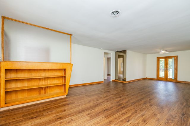 2334 S 10th Avenue, North Riverside, IL 60546