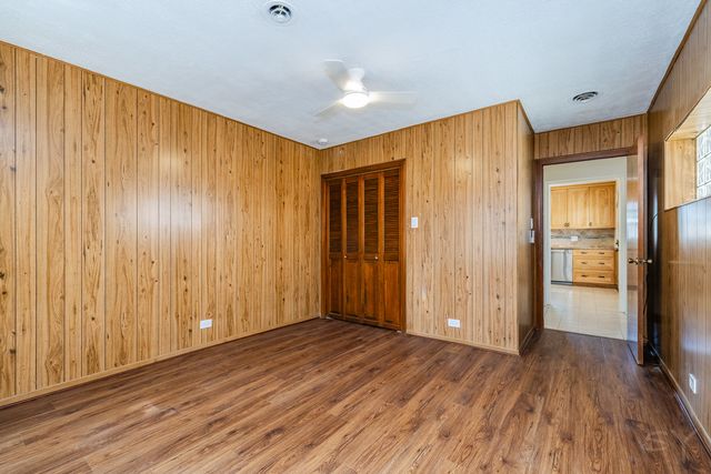 2334 S 10th Avenue, North Riverside, IL 60546