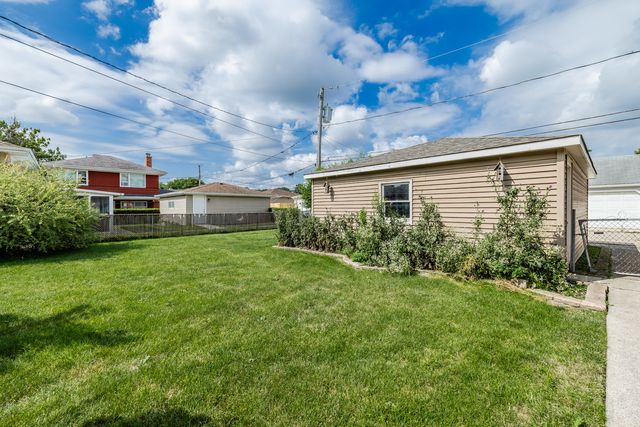 2334 S 10th Avenue, North Riverside, IL 60546