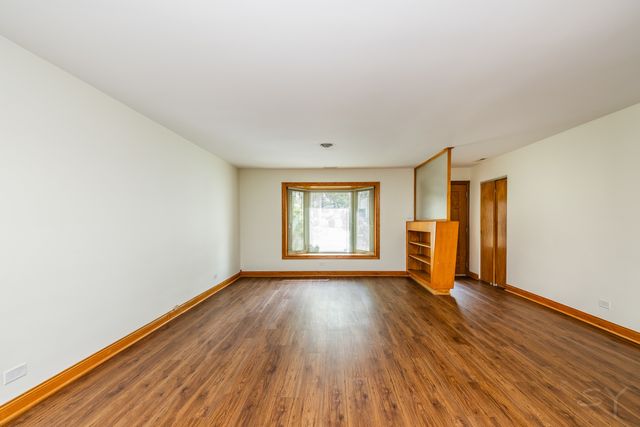 2334 S 10th Avenue, North Riverside, IL 60546