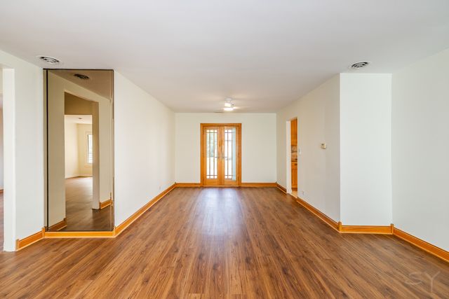 2334 S 10th Avenue, North Riverside, IL 60546