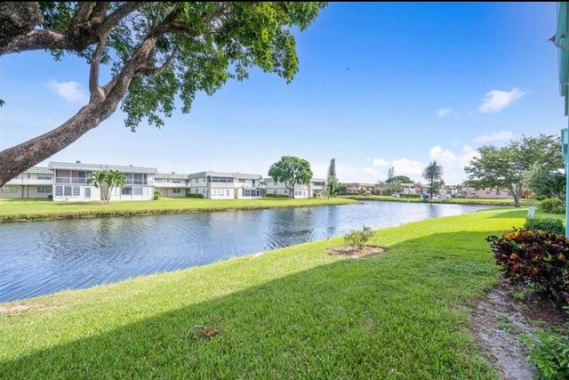 401 Monaco Way 401, Delray Beach, FL 33446