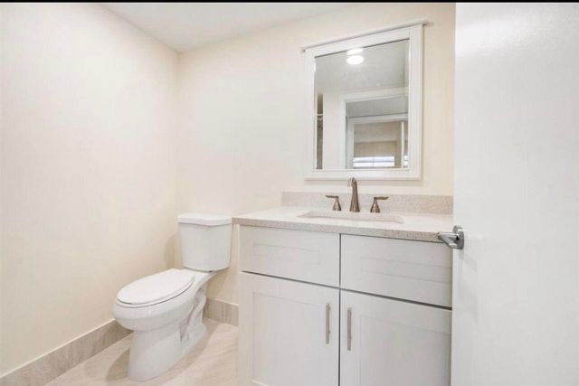 401 Monaco Way 401, Delray Beach, FL 33446