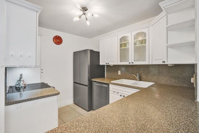 1228 West Ave 803, Miami Beach, FL 33139