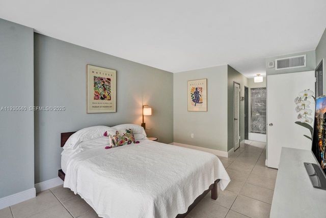 1228 West Ave 803, Miami Beach, FL 33139