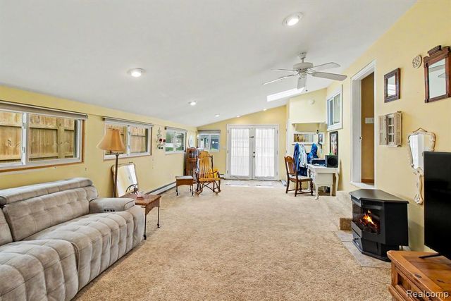 1210 Sunrise Park Street, Howell, MI 48843
