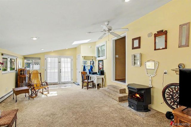 1210 Sunrise Park Street, Howell, MI 48843