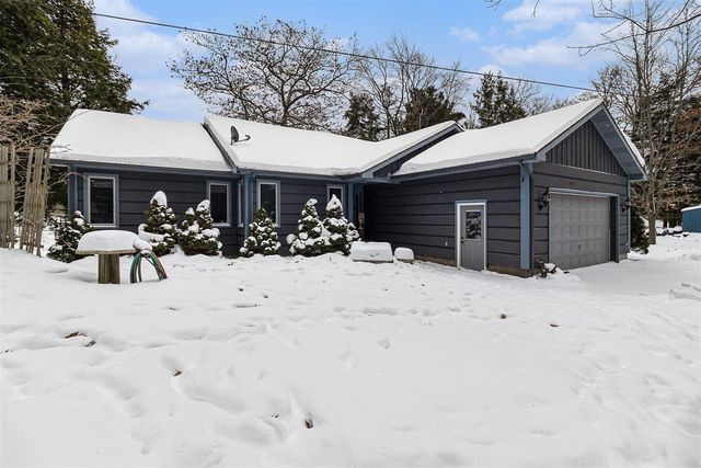 6661 W Nurnberg Road, Free Soil, MI 49411