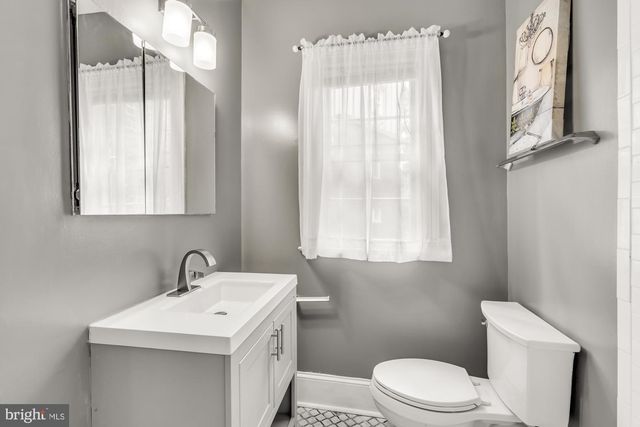 4915 3rd St NW Apt 102, Washington, DC 20011