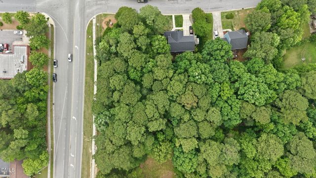 817 Oakhall Drive, Holly Springs, NC 27540