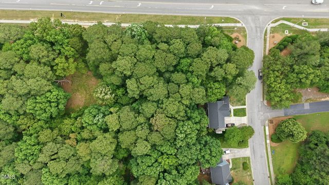 817 Oakhall Drive, Holly Springs, NC 27540