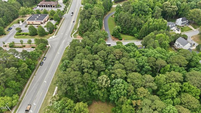 817 Oakhall Drive, Holly Springs, NC 27540