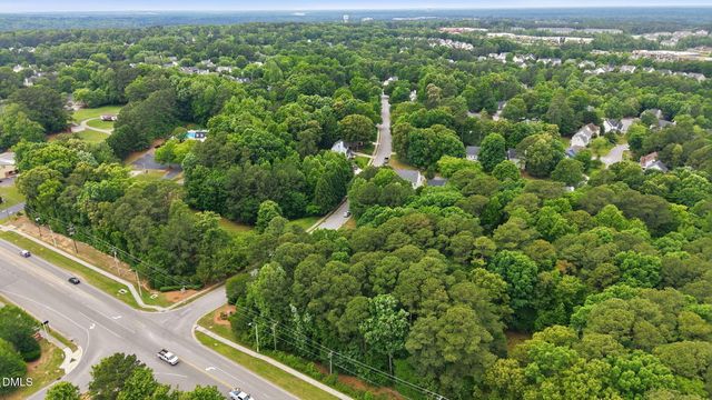 817 Oakhall Drive, Holly Springs, NC 27540