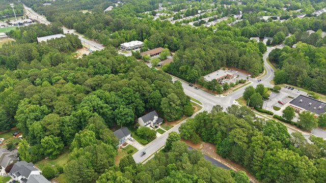 817 Oakhall Drive, Holly Springs, NC 27540