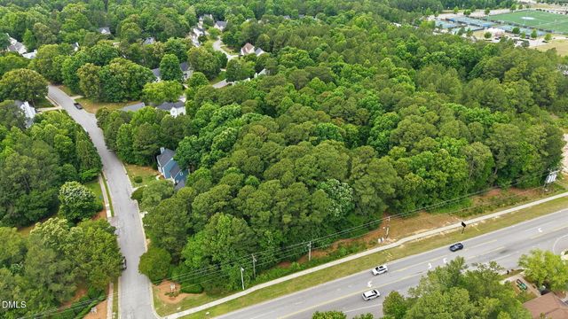 817 Oakhall Drive, Holly Springs, NC 27540