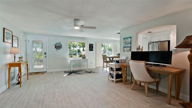504 69TH STREET, Holmes Beach, FL 34217