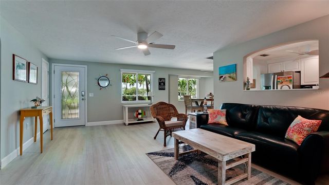 504 69TH STREET, Holmes Beach, FL 34217