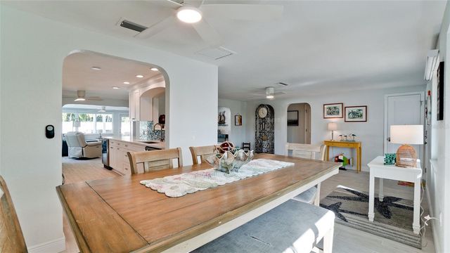 504 69TH STREET, Holmes Beach, FL 34217