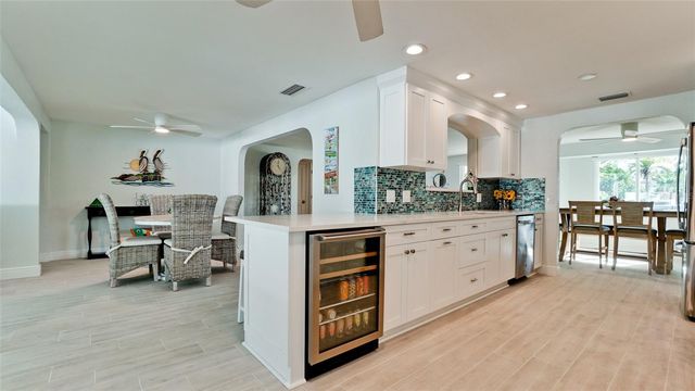 504 69TH STREET, Holmes Beach, FL 34217
