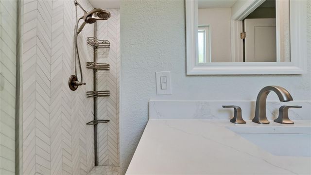 504 69TH STREET, Holmes Beach, FL 34217