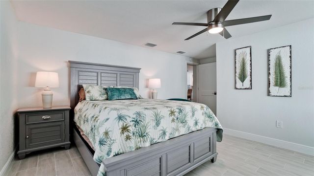 504 69TH STREET, Holmes Beach, FL 34217