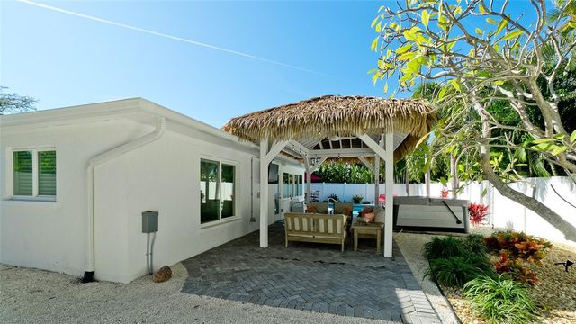 504 69TH STREET, Holmes Beach, FL 34217