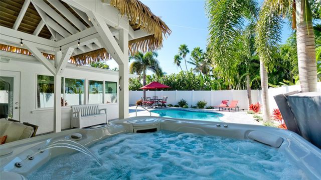 504 69TH STREET, Holmes Beach, FL 34217
