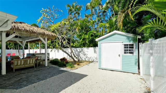 504 69TH STREET, Holmes Beach, FL 34217