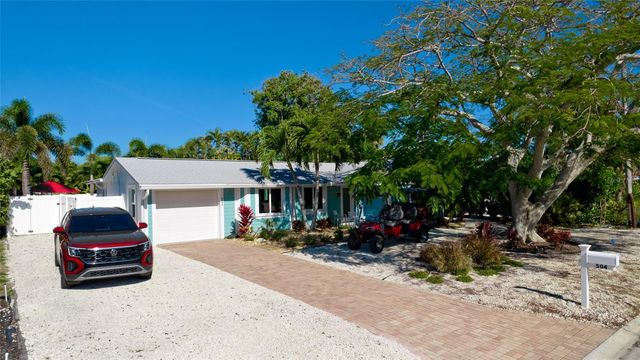 504 69TH STREET, Holmes Beach, FL 34217