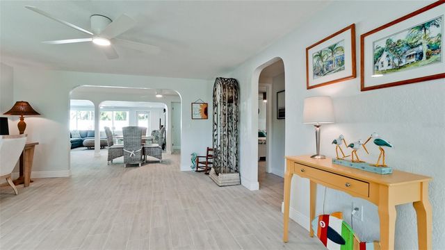 504 69TH STREET, Holmes Beach, FL 34217