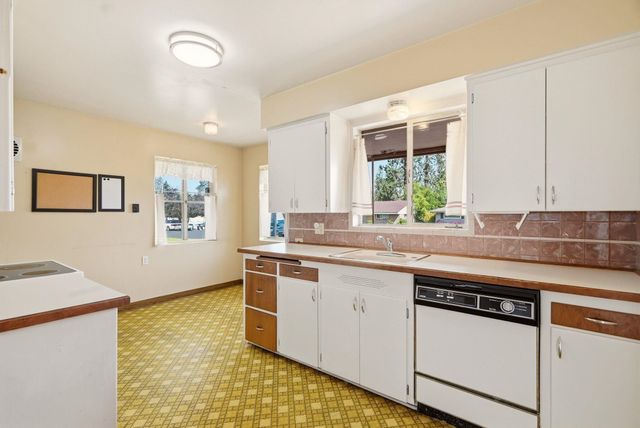 2217 W GORDON Ave, Spokane, WA 99205