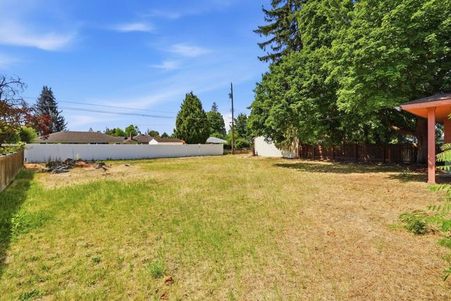 2217 W GORDON Ave, Spokane, WA 99205