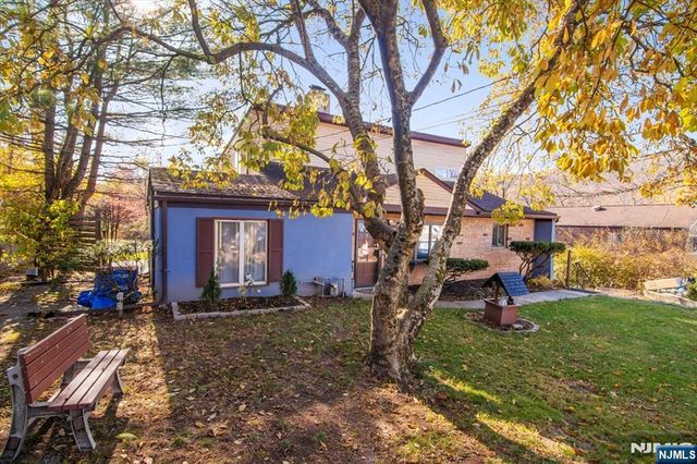 11 Bushwick Lane, West Milford, NJ 07480