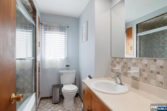 11 Bushwick Lane, West Milford, NJ 07480