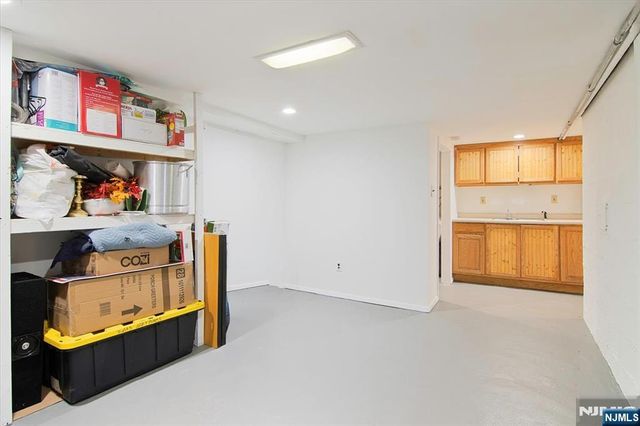 11 Bushwick Lane, West Milford, NJ 07480